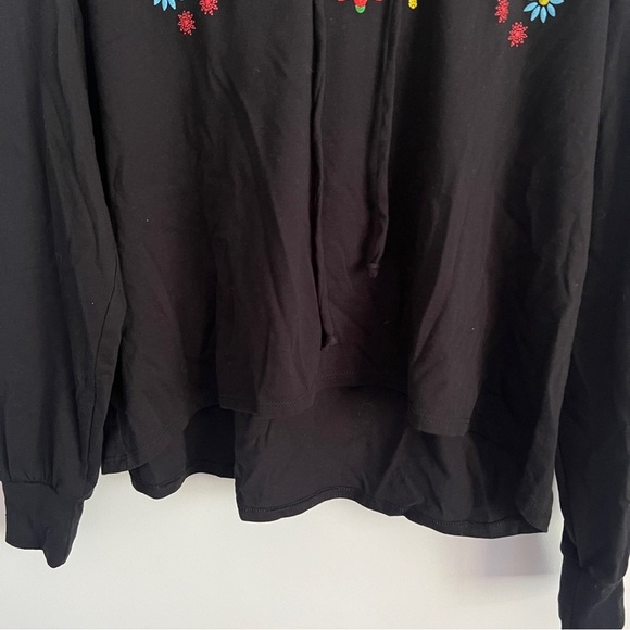 Disney Embroidered Floral Hidden Mickey Black Cropped Hoodie-Women’s Size XL - Picture 4 of 6